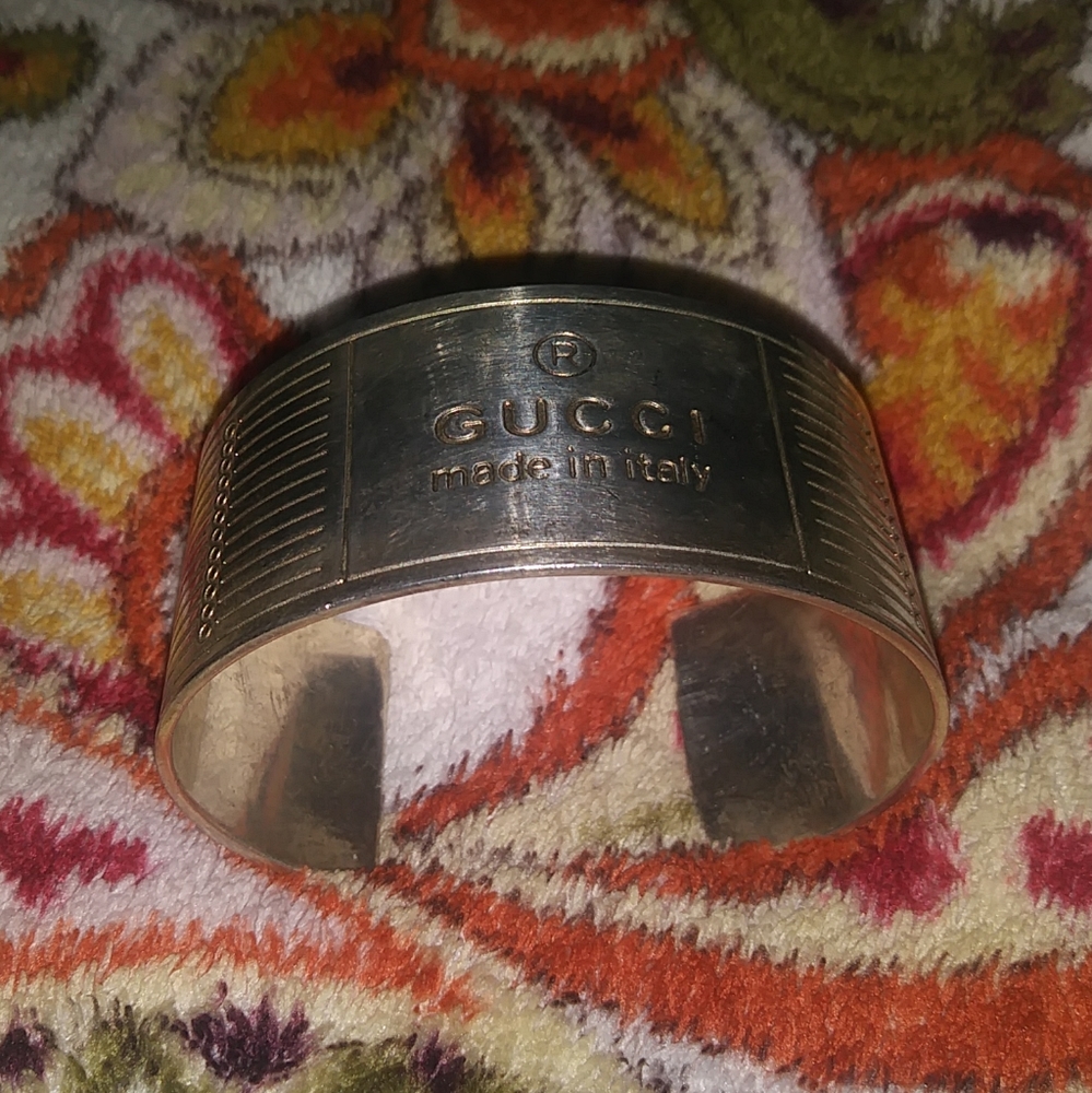 Gucci Cuff Bracelet Solid 925Sterling Silver  (authentic)